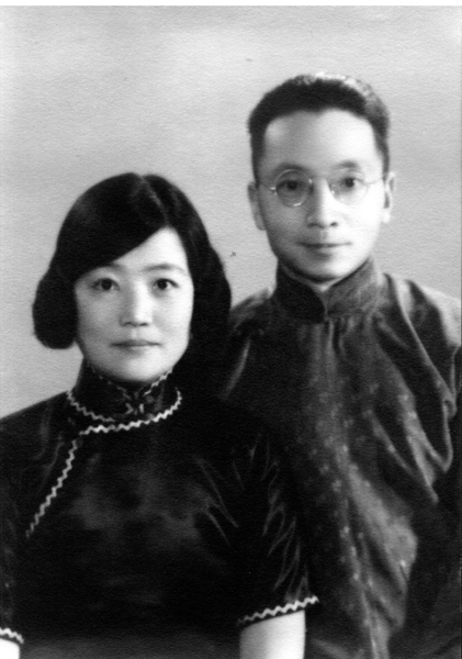 1934年秋，张景钺教授与夫人崔之兰合影